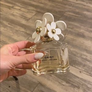 Daisy Marc Jacobs 3.4oz / 100ml - half bottle